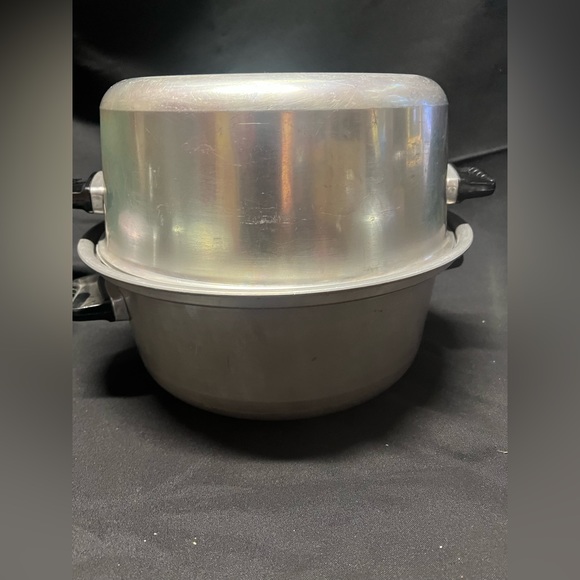 Vintage Wear-Ever Aluminum Stock Pot with inserts 824 and 834 - Picture 2 of 5